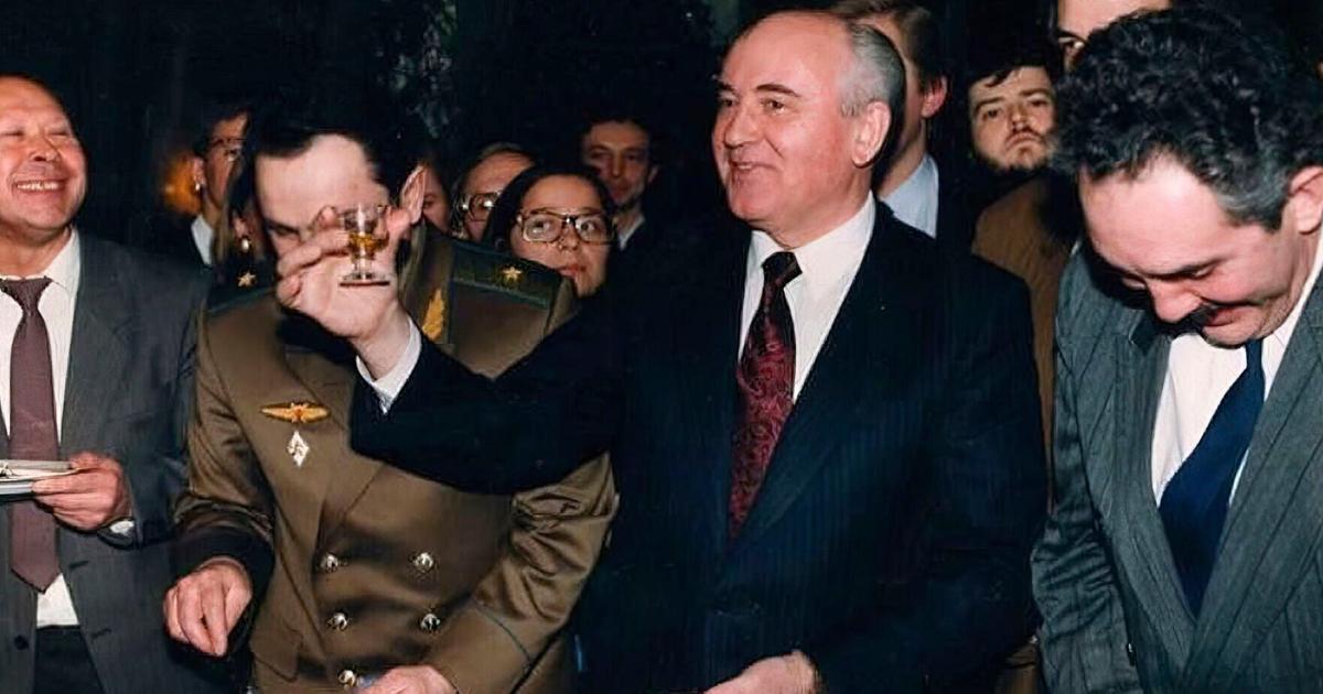 Covering Gorbachev: AP remembers his wit, wisdom, warmth