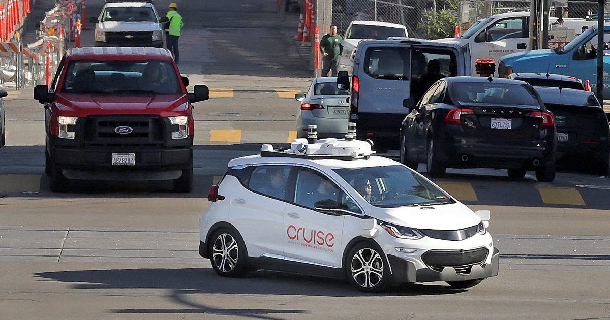GM’s Cruise recalls, revises self-driving software after crash