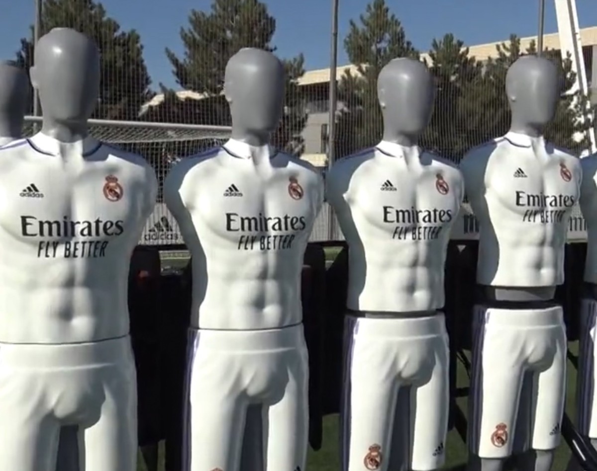 (Video) Real Madrid using robots during free-kick practice