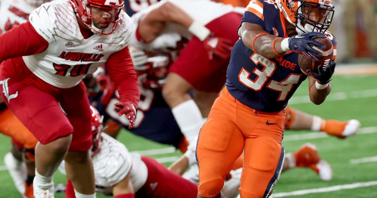Syracuse’s new-look offense vanquishes Louisville, 31-7