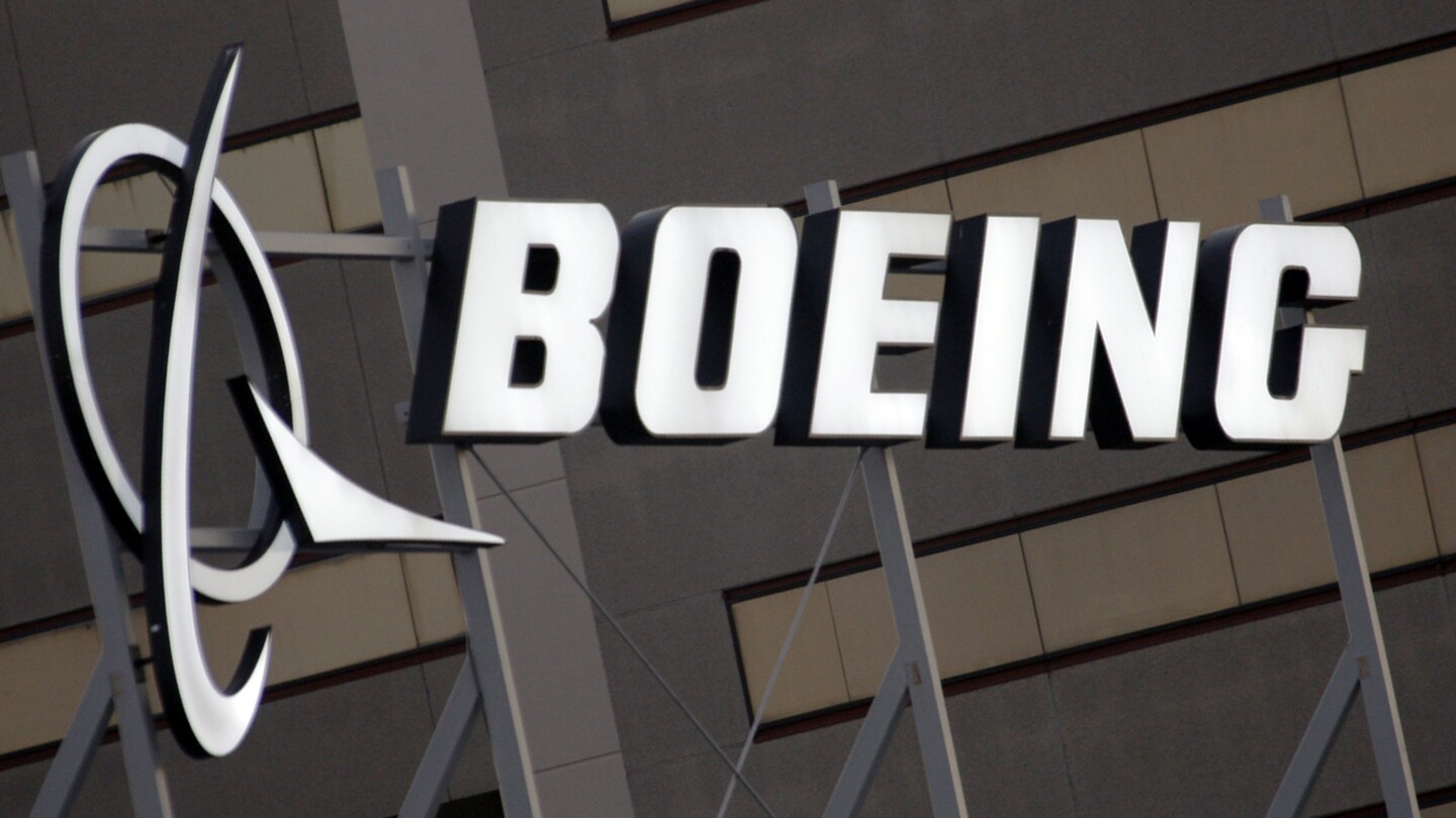 Boeing plane found to have missing panel after flight from California to southern Oregon
