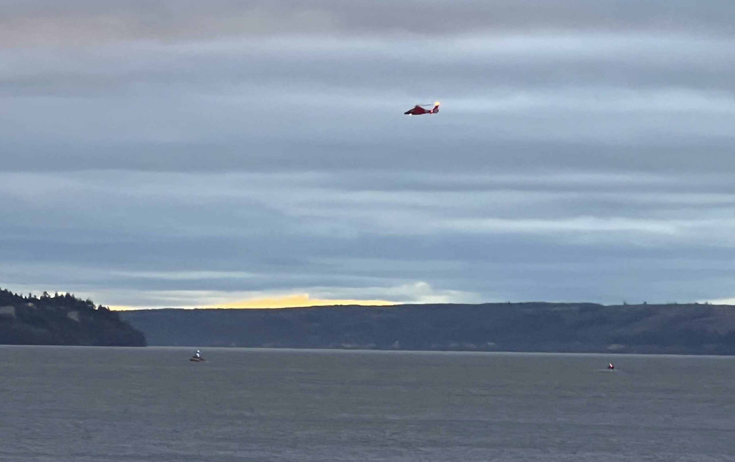 1 dead, 8 missing after float plane crashes in Puget Sound