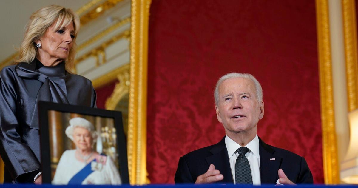Tea and crumpets: Biden, Jill Biden remember the queen