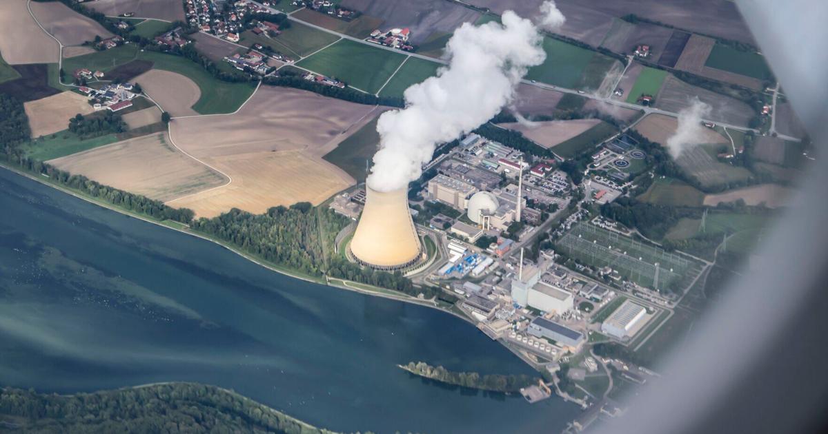 Nuclear plant leak pressures German govt to decide extension